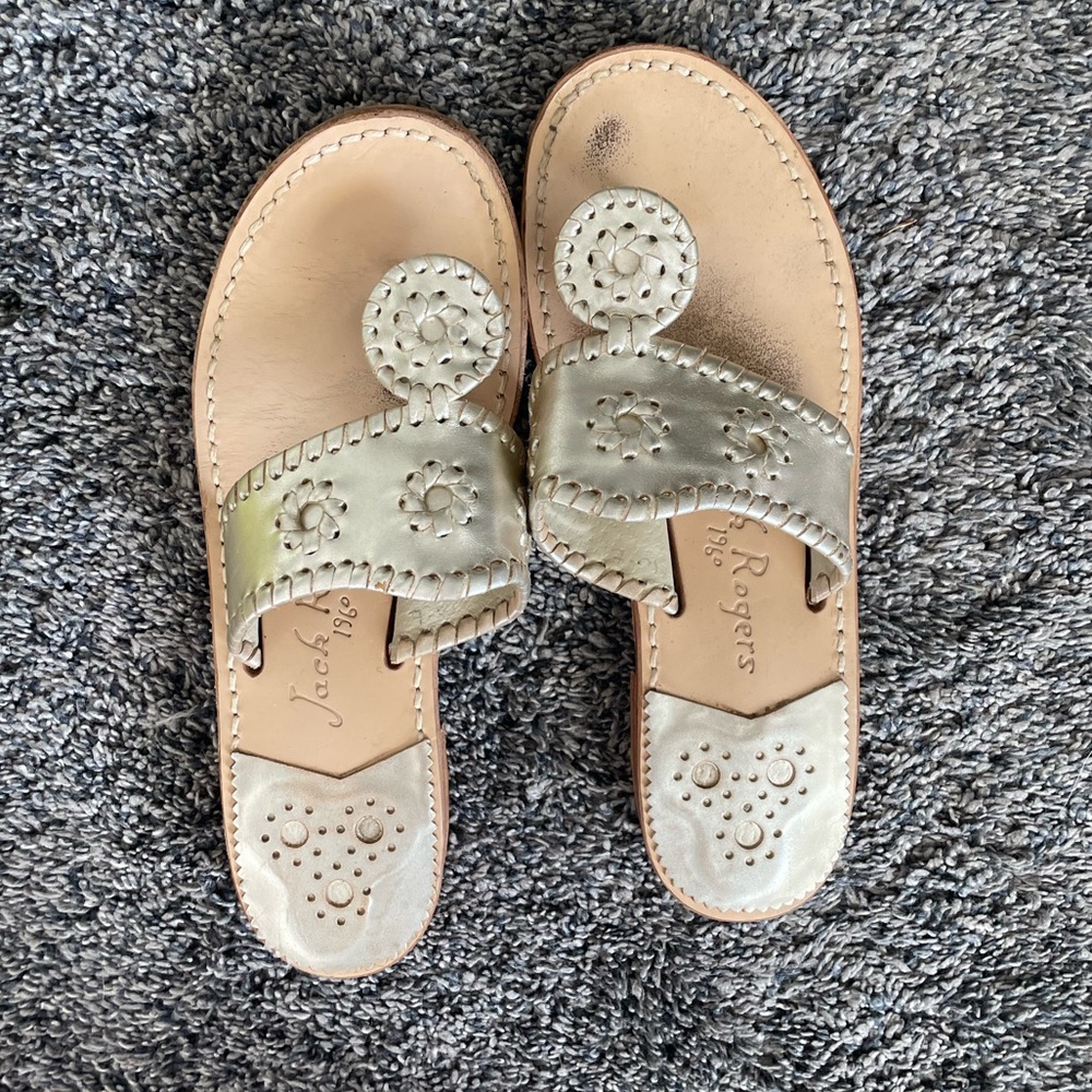 Jack Rogers Hamptons Flat - size 7.5 - platinum